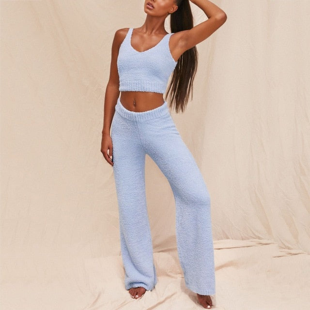 Trendy  Outfits Matching Set Top and High Waist Pants. Comfortable and great for YOGA! Baby Blue Color.